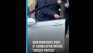Mineapolyje vyras propalestinieti&scaron;kiems protestuotojams grasino peiliu