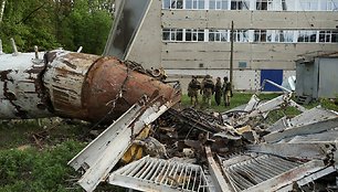 Charkive po Rusijos atakos nugriuvo televizijos bokštas