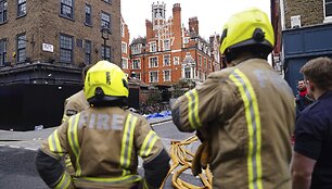 Didelis gaisras nusiaubė prabangų Londono vie&scaron;butį