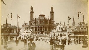 1900 m. pasaulinė paroda Paryžiuje Trocad&eacute;ro rūmai, kuriuose veikė Lietuvių skyriaus ekspozicija 