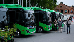 Į Kretingos rajono gatves i&scaron;rieda 10 naujų elektrinių autobusų