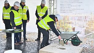 Įkasta Panevėžio ligoninės Infekcinių ligų klinikos statybų pradžią žyminti kapsulė
