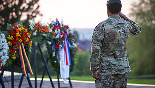 Nyderlandų kontingento kariai Kauno IX forto memorialiniame komplekse pagerbė žuvusiuosius karuose ir taikos palaikymo operacijose