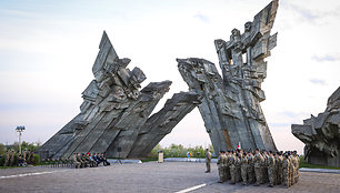 Nyderlandų kontingento kariai Kauno IX forto memorialiniame komplekse pagerbė žuvusiuosius karuose ir taikos palaikymo operacijose