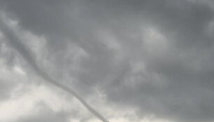 netoli-kauno-uzfiksuotas-tornadas