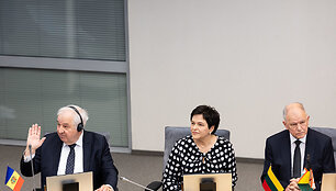 Vyteniui Povilui Andriukaičiui ir Valeriu Matei įteikti parlamento apdovanojimai &ndash; Aleksandro Stulginskio žvaigždės