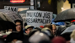 Protestas prie Seimo: „Dešimt tylos minučių" 