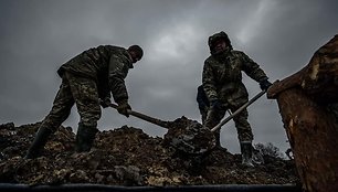 Ukrainoje sparčiai statomos naujos gynybos linijos