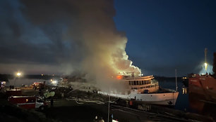 Rusijos Archangelsko srityje užsiliepsnojo kruizinis laivas