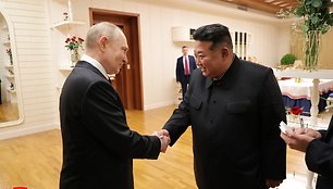 Rusijos prezidentas Vladimiras Putinas ir Šiaurės Korėjos lyderis Kim Jong Unas