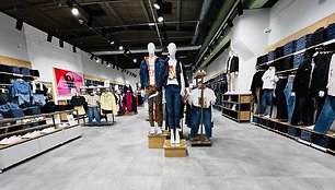Pirmoji Baltijos šalyse „Cross Jeans“ išparduotuvė