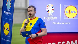 Istorinis įvykis – su „Lidl“: net 11 vaikų iš Lietuvos lydės UEFA EURO 2024 futbolininkus