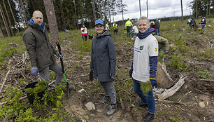 Nacionaliniame miškasodyje dalyvusi „Lidl Lietuva“ komanda pasodino beveik 14 tūkst. medelių