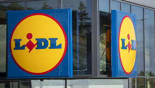 Pasiruošti mokslo metams vaikų dienos centrų auklėtiniams padės ir „Lidl“ su pirkėjais: per antrąjį ketvirtį paaukota virš 22 tūkst. eurų