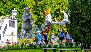 Milijonai žiedų, spektakliai ir stingdantys kraują cirko triukai &ndash; didžiausiame &scaron;ios vasaros festivalyje