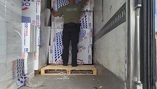 mkt-pareigunai-per-dvi-pastarasias-savaites-sulaike-jau-antra-vilkika-su-nelegaliomis-cigaretemis-is-latvijos