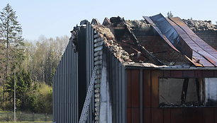 medininku-pasienio-poste-gaisras-uzgesintas-bet-patekti-is-baltarusijos-i-lietuva-dar-negalima