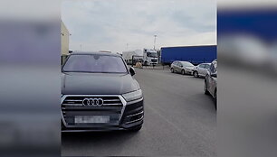 muitines-pareigunai-medininkuose-sulaike-automobili-su-rusiskais-numeriais