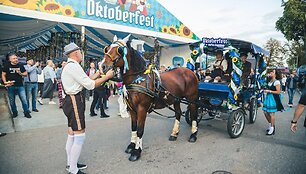 Kauno &bdquo;Oktoberfestas&ldquo; vėl traukia minias: rudenį vyksiančioje &scaron;ventėje rezervuota daugiau nei pusė stalų