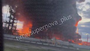 Gaisras NS-Oil naftos perdirbimo gamykloje Novospaskojo miestelyje