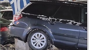 Automobilis Kauno &bdquo;Akropolio&ldquo; aik&scaron;telėje