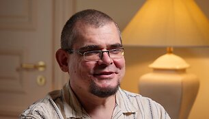 Emilis Vėlyvis