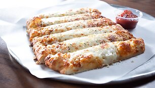 Duonos lazdelės i&scaron; picos te&scaron;los
