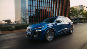 Pirmą kartą &bdquo;Audi&ldquo; elektromobilių kainos prilygsta modelių su vidaus degimo varikliais kainoms
