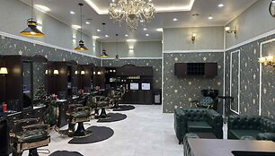 &bdquo;Vilnius Outlet&ldquo; duris atvėrė nauja vyrų kirpykla: salonas &bdquo;Kingsman Barber&ldquo; kviečia pasijusti karaliais 