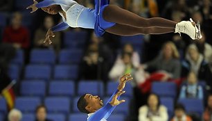 Prancūzai Vanessa James ir Yannickas Bonheuras