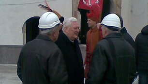 Susigraudinęs Algirdas Mykolas Brazauskas