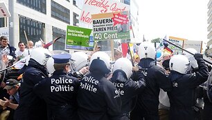 Demonstrantų ir policijos susirėmimas.