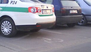 Negi ir jie su negalia?