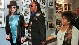 Michaeas Jacksonas, Stevie Wonderis ir Esther Gordy Edward