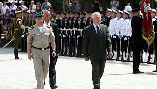 Valdžios regalijų grąžinimo prezidentui grąžinimo ceremonija