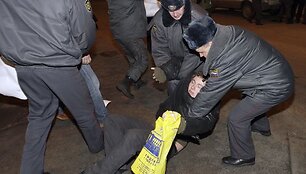 Sankt Peterburge vyksta protestai prie&scaron; Kremliaus priimtą Konstitucijos pataisą.