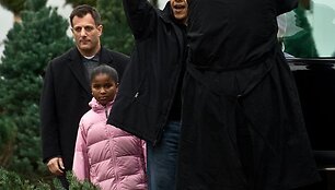 Obama ie&scaron;ko eglutės savo &scaron;eimai