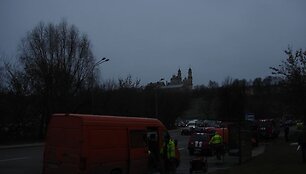 Gelbėtojai įvykio vietoje