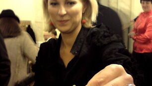 Vy&scaron;niomis pasipuo&scaron;ė TV laidų vedėja Ieva Ka&scaron;auskaitė