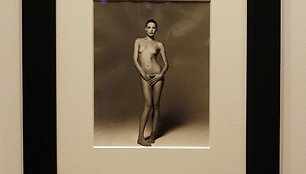Carla Bruni, autorius Michelis Comte 