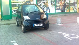 Fotopolicija. Automobilis Smart.