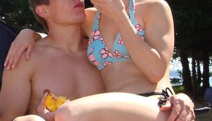 Bikini porelė Amrita ir Erikas