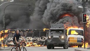 Rio de Žaneiro gaujos numu&scaron;ė policijos sraigrasparnį 