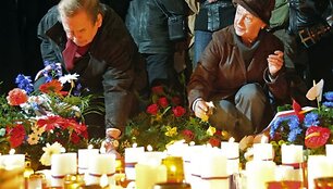 Prezidentas Vaclavas Havelas pagervė aksominės revoliucijos didvyrius
