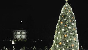 Prezidentas B.Obama įžiebė Kalėdų eglutę