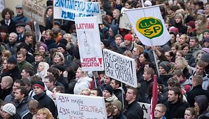 Protesto demonstracija Rygoje 2009 m. gruodžio pradžioje.