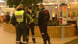 Evakuojami prekybos centro EUROPA lankytojai
