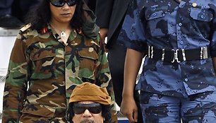 M.Kadhafi moterys-smogikės