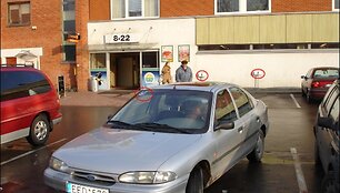 Fotopolicija: neįgalus per dvi įgaliųjų vietas