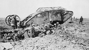 Britų tankas &bdquo;Mark I&ldquo; Somos mū&scaron;io lauke 1916 m. rugsėjo 25 d.
